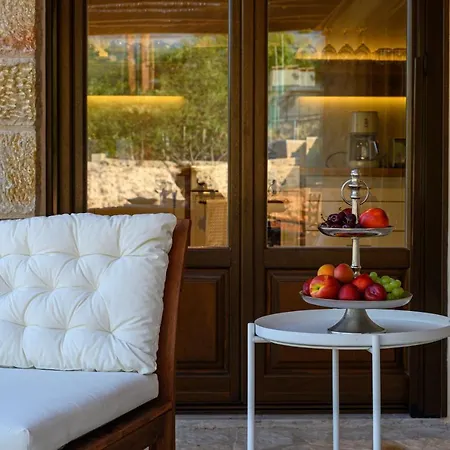 Aloni Ekies Villa