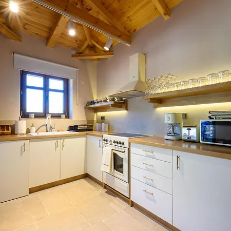 ヴィラ Aloni Ekies カルダミリ